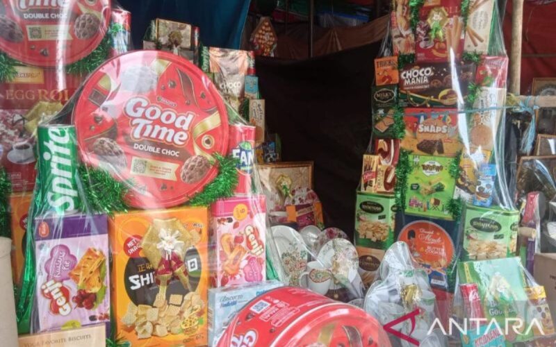 Pembeli parsel di Pasar Kembang Cikini didominasi pegawai kantoran